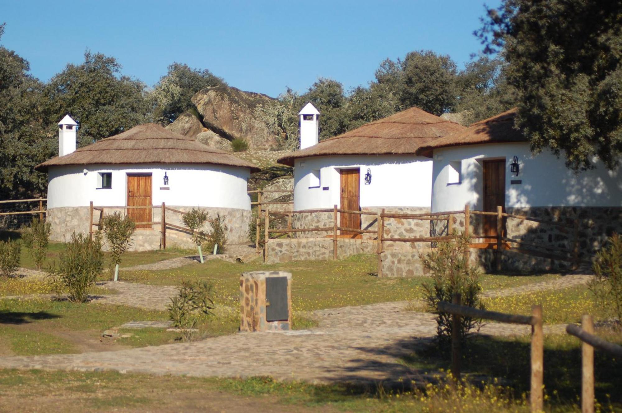 Los Chozos De La Roca La Roca de la Sierra Exteriör bild